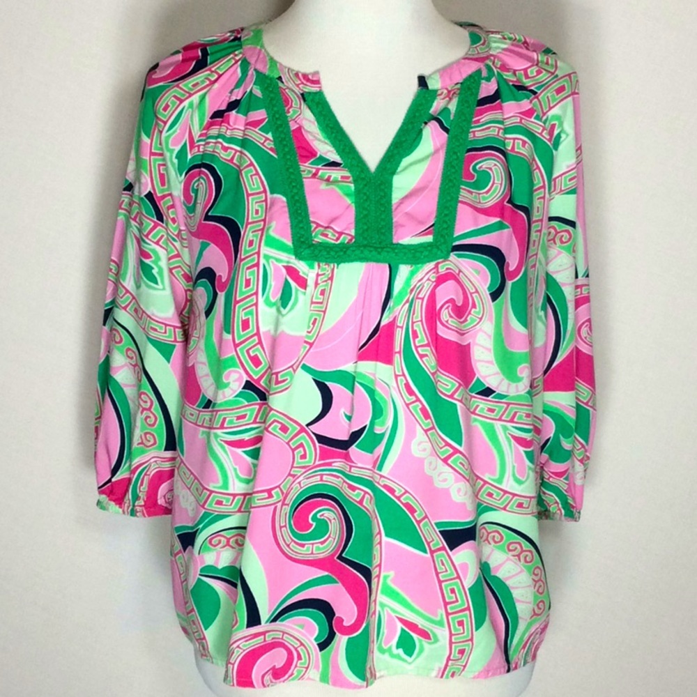 Beautifully Colored Swing Top w/Back Keyhole